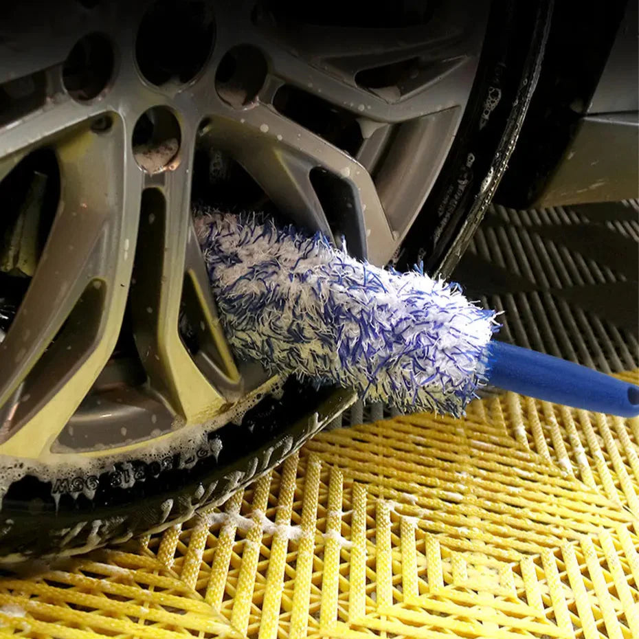 🧼 WheelWhizz – Premium Wheel & Tyre Cleaning Brush